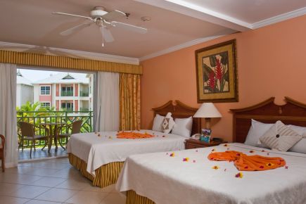 Bay Gardens Beach Resort, North of Vigie to Pointe Du Cap